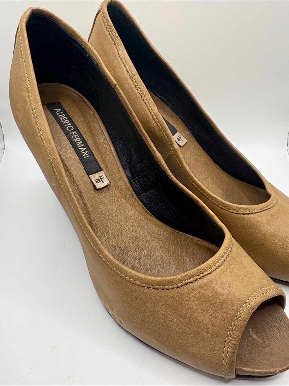 Alberto Fermani Camel Peep-Toe Leather Pumps Size 37